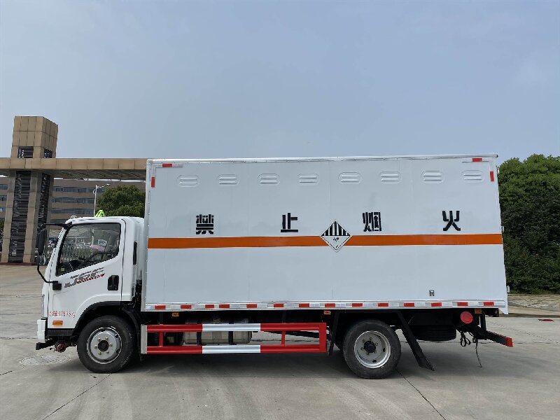 蘇州到阿壩藏族羌族自治州危險品運輸